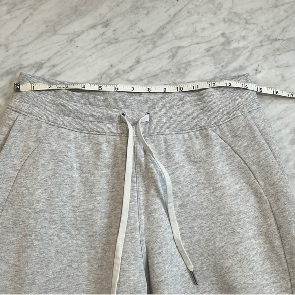 Lululemon Scuba High-Rise Jogger 7/8 Length, Heathered Core Ultra Light Grey, 8 - Picture 8 of 11